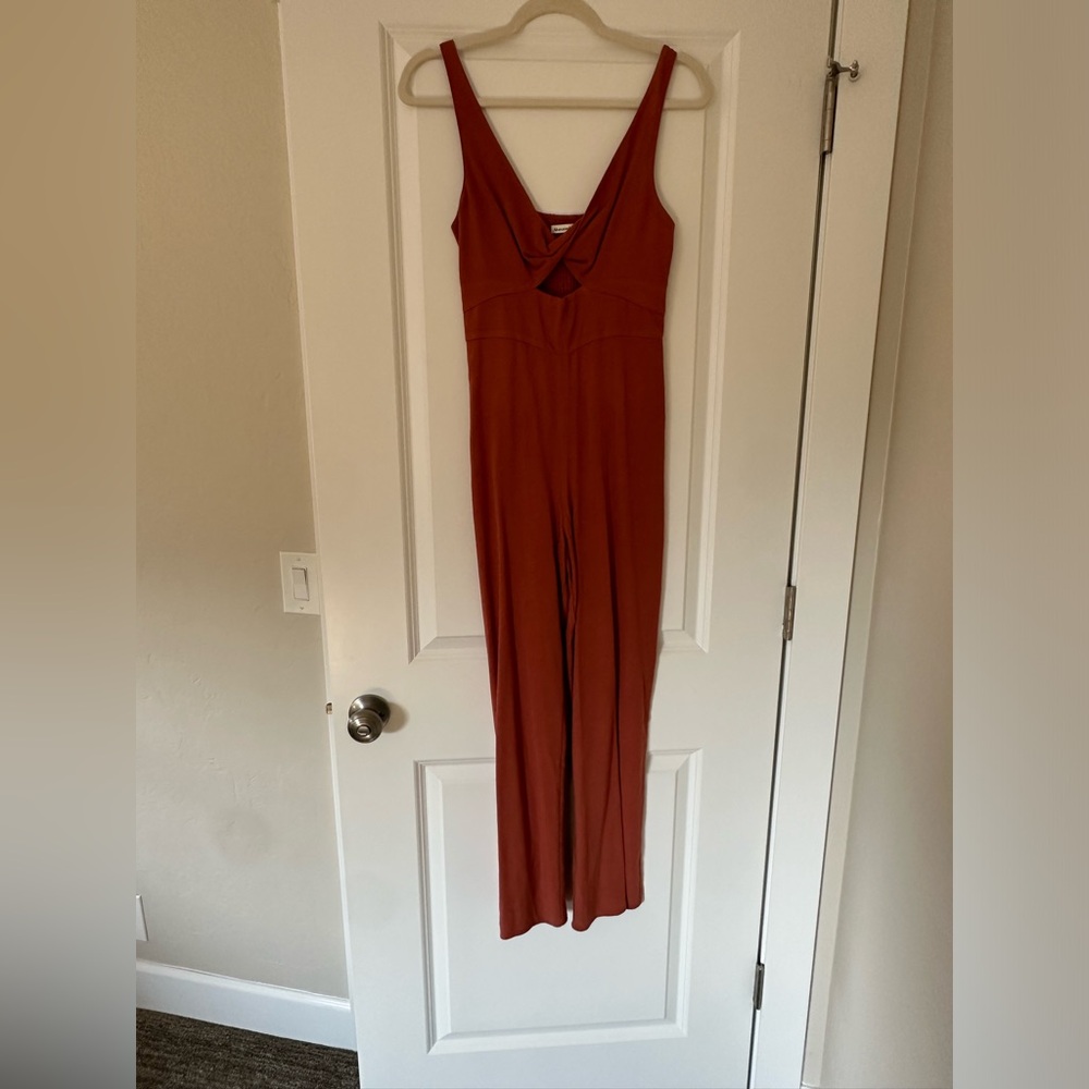 ABERCROMBIE & FITCH- Rust Keyhole Jumpsuit